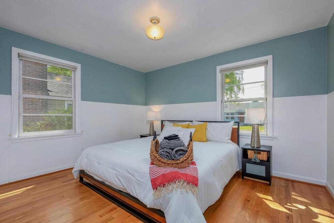 Style Meets Comfort In Beautiful Design Vancouver Dış mekan fotoğraf